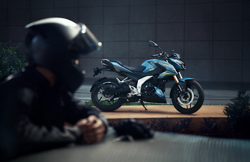 Can One Bike Really Do It All? Bajaj Pulsar N160 in Bangladesh Says Yes